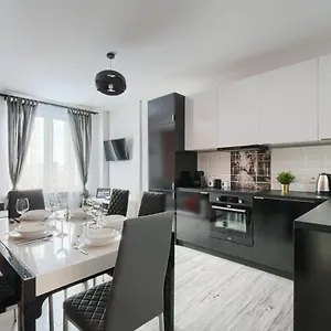 https://warsaw-central-premium-apartments.warsawhotelspoland.com